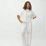 Viljane-M_White_Model_3