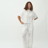 Viljane-M_White_Model_3