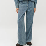 Katyn-M_Blue Soft Wash_Model_1