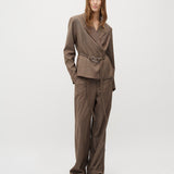 Ivia-M_Chicory Coffee Melange_Model_4