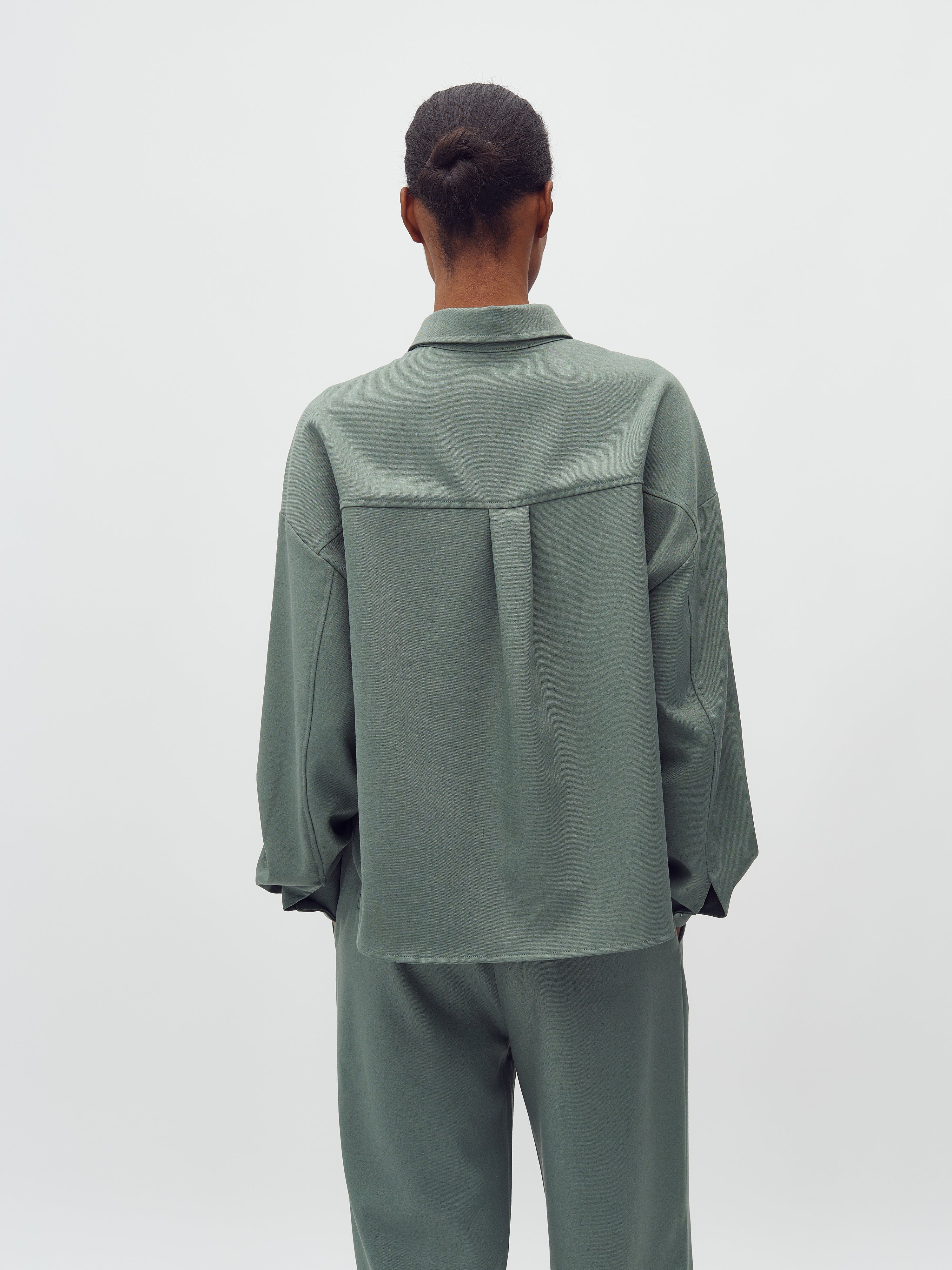 Levya-M_Iceberg Green Melange_Model_2