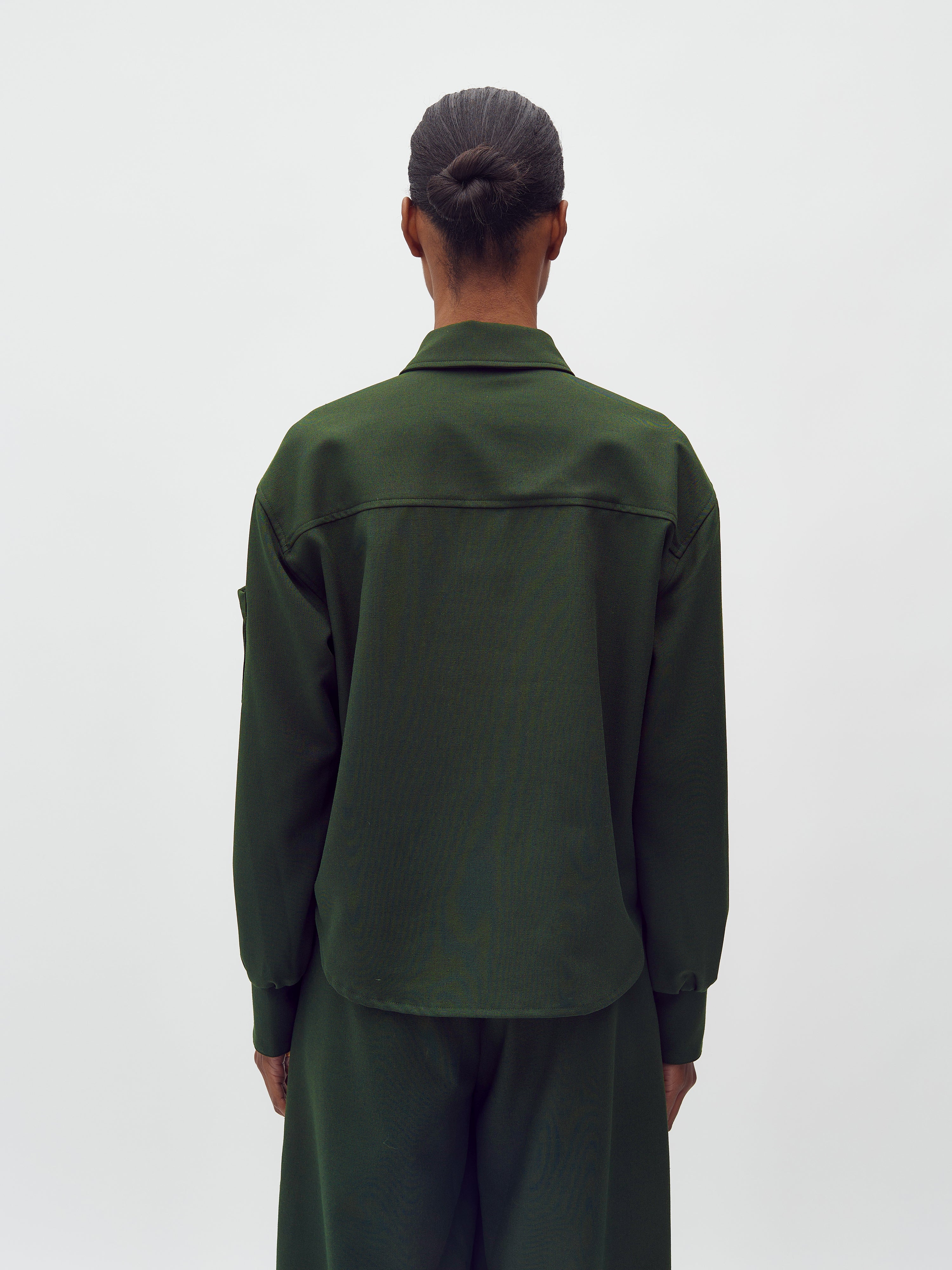 Cammia-M_Pine Green_Model_2