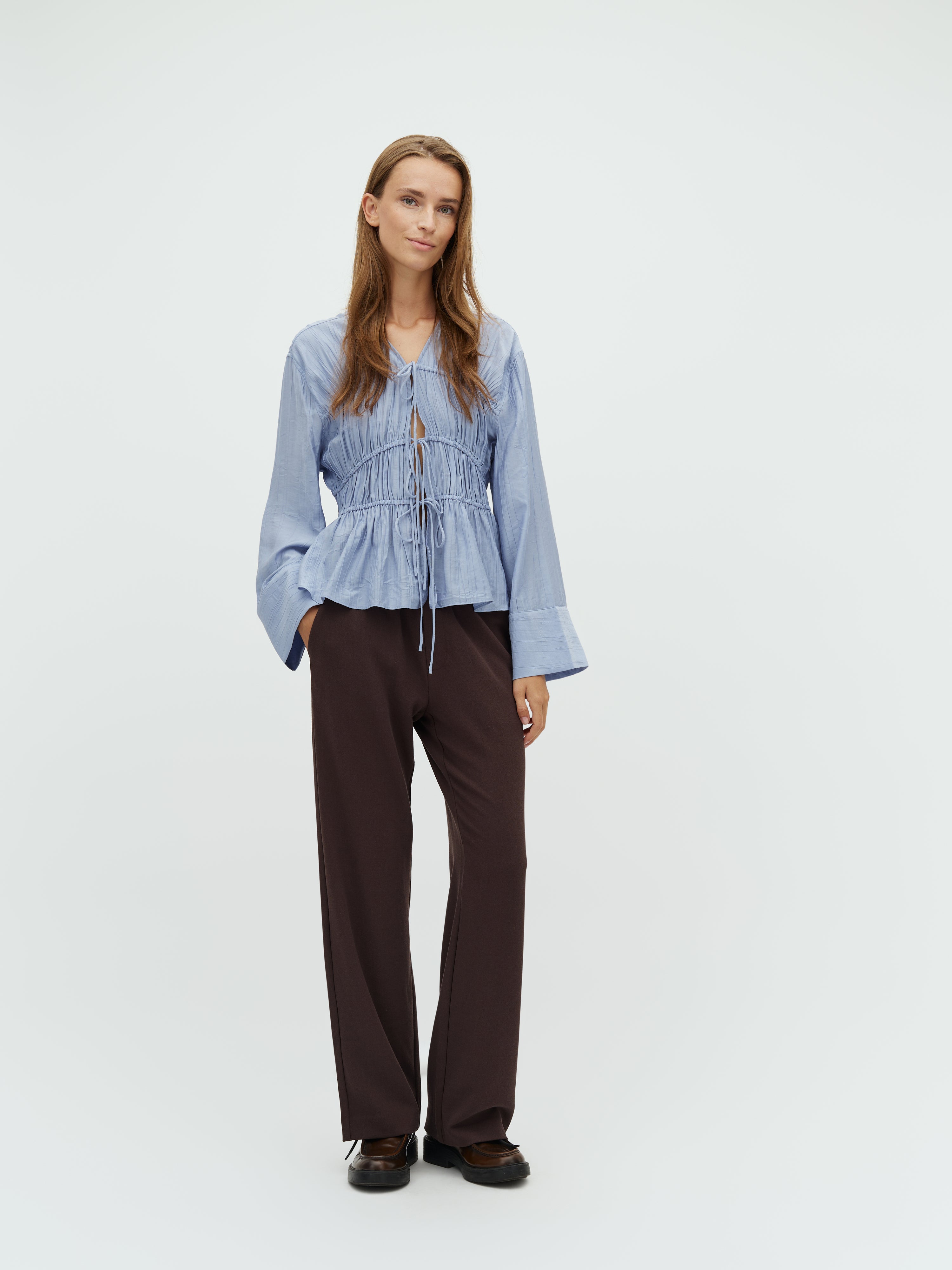 Taneil LS-M_Blue Lilac_Model_3