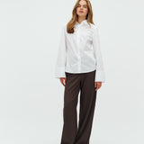 Kaloni-M_White_Model_3