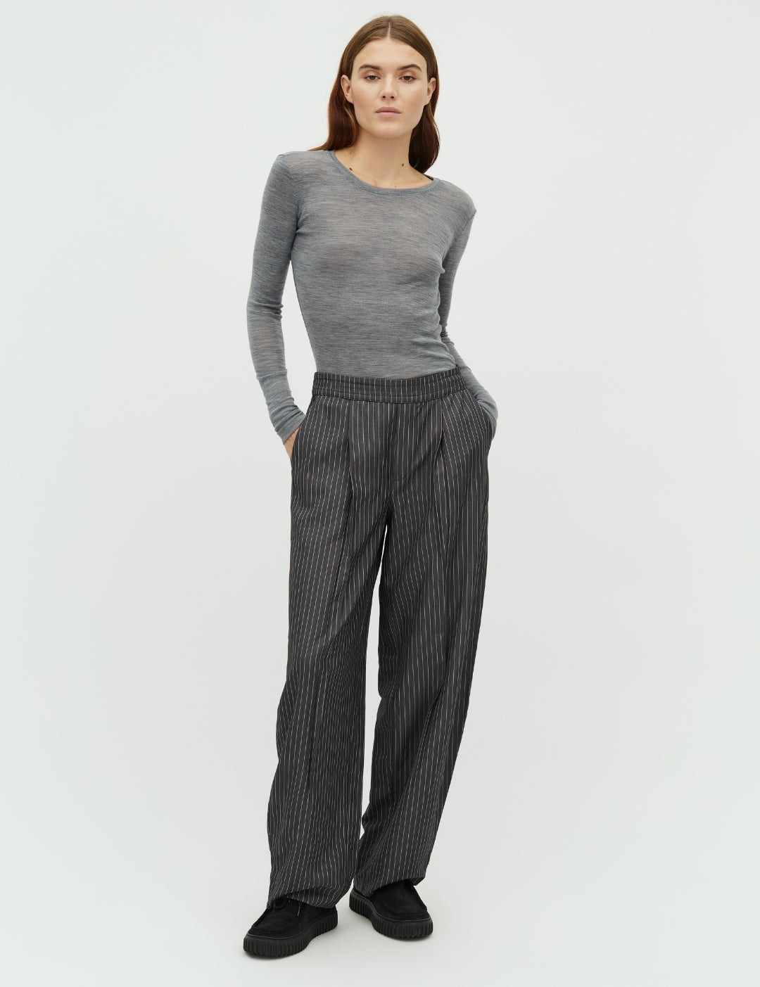 Leontina-M_Grey Pinestripe_Model_1