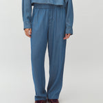 Phillipa-M_Mid Vintage Wash_Model_1
