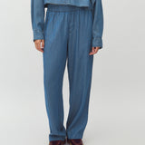 Phillipa-M_Mid Vintage Wash_Model_1