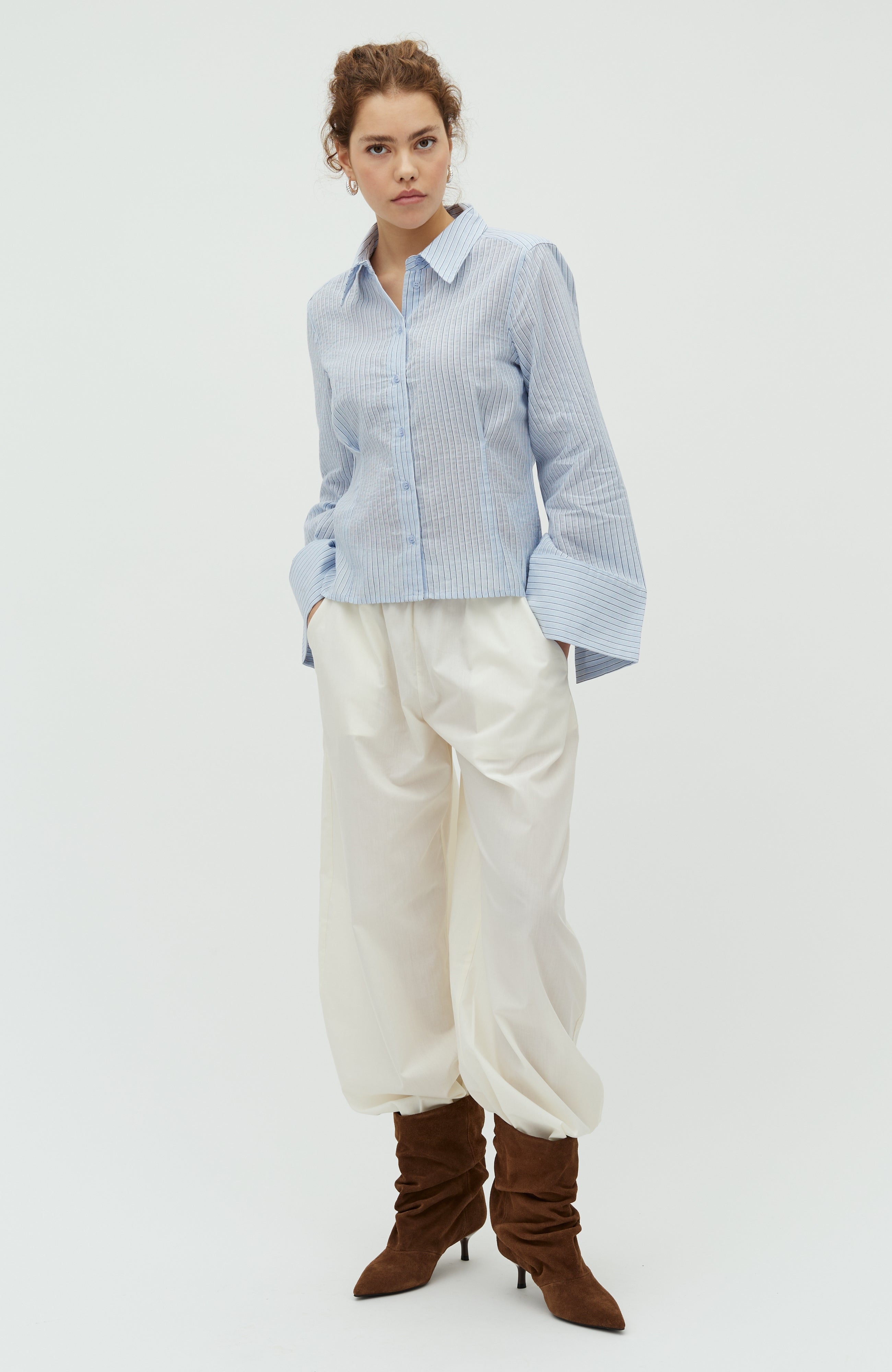 Kalanna-M_Light Blue White Stripe_Model_3