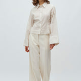 Kalanna-M_White Feather Grey Stripe_Model_2